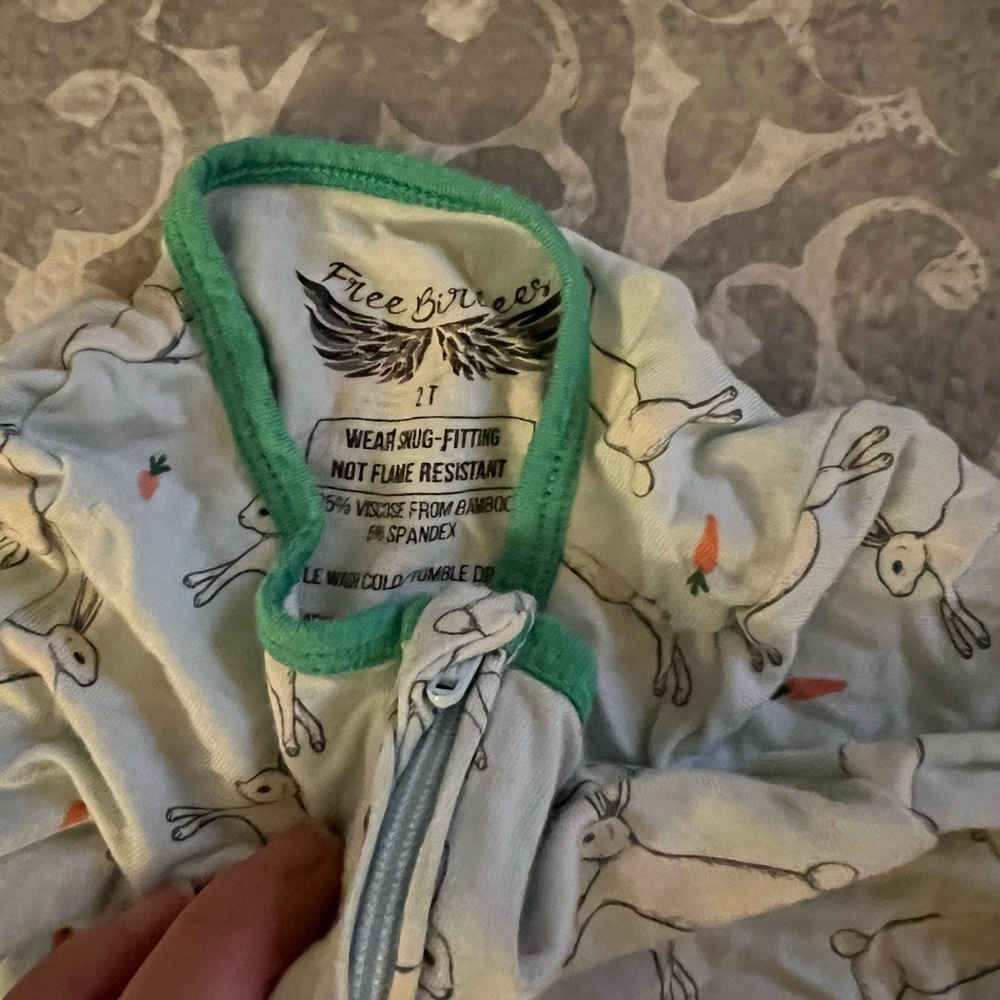 Free Birdees bamboo footed bunny jammies, size 2t